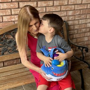 Meet your Posher, Debbi